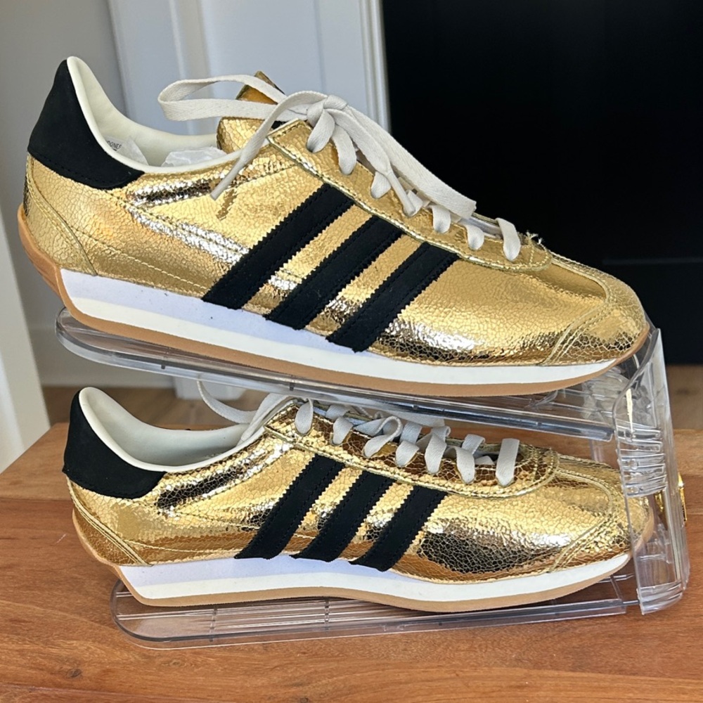 Rare Adidas Metallic Gold Country OG - Picture 3 of 12